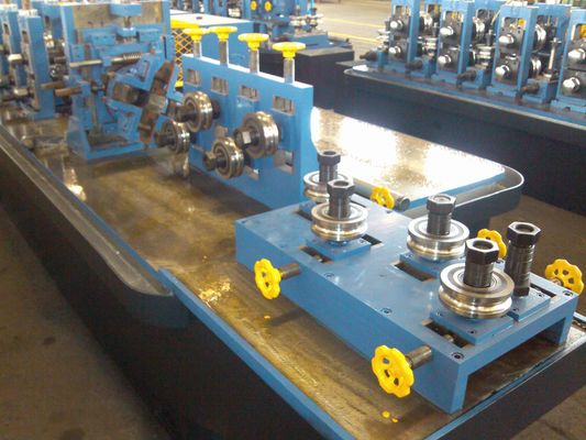 7.6 - 16 mm Roll Forming Line and Pipe Making Machine untuk produksi tabung diameter kecil baja galvanis