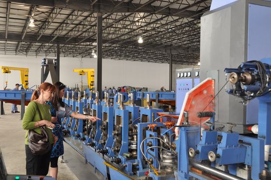 Mesin Pembentuk Tabung Paduan Rendah 20×20mm–150×150mm untuk Produksi Tabung Persegi hingga 100 m3/mnt
