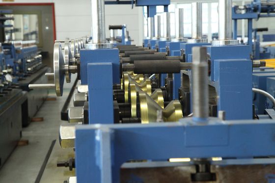 Ukuran besar SS Tube Mill Machine dan Pipe Roll Forming Mill persegi panjang untuk produksi tabung struktural stainless steel